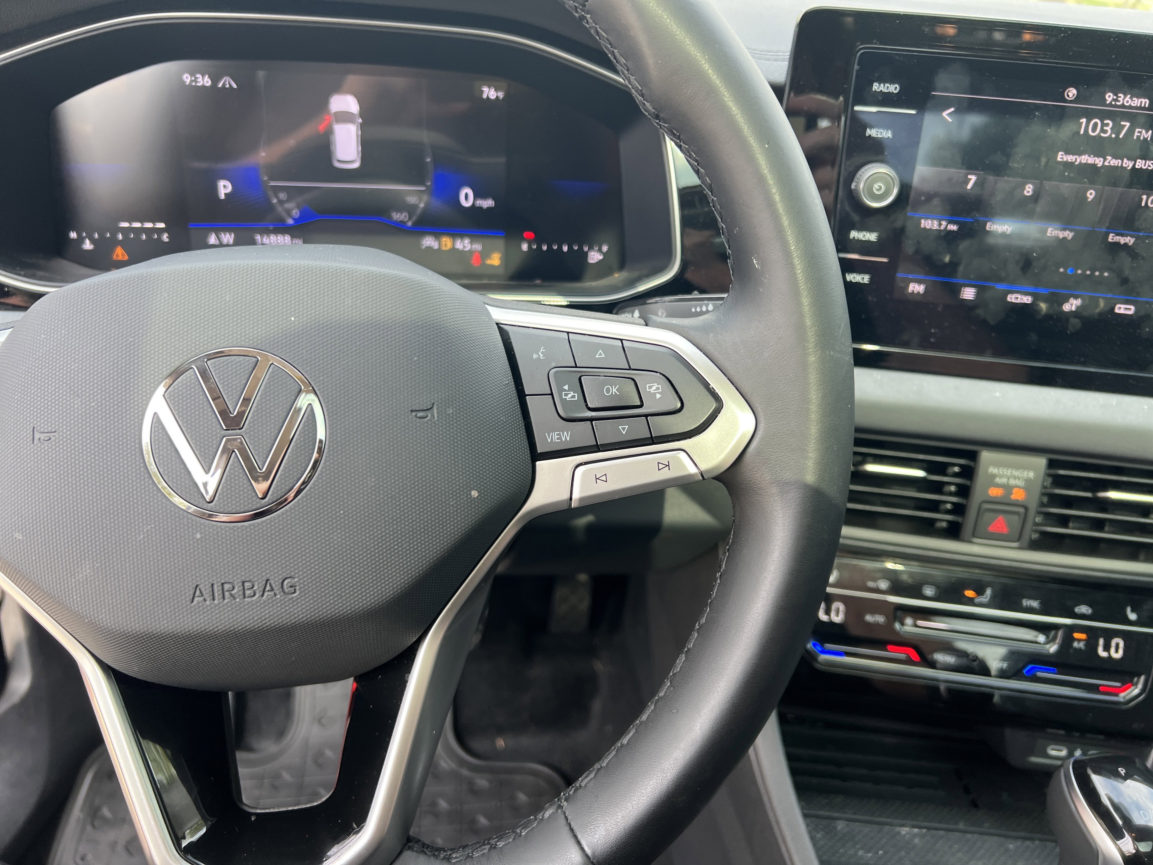 Used 2025 Volkswagen Jetta SE FWD image 18