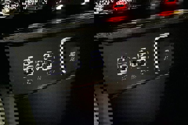 Used 2023 Jeep Grand Cherokee Overland image 33