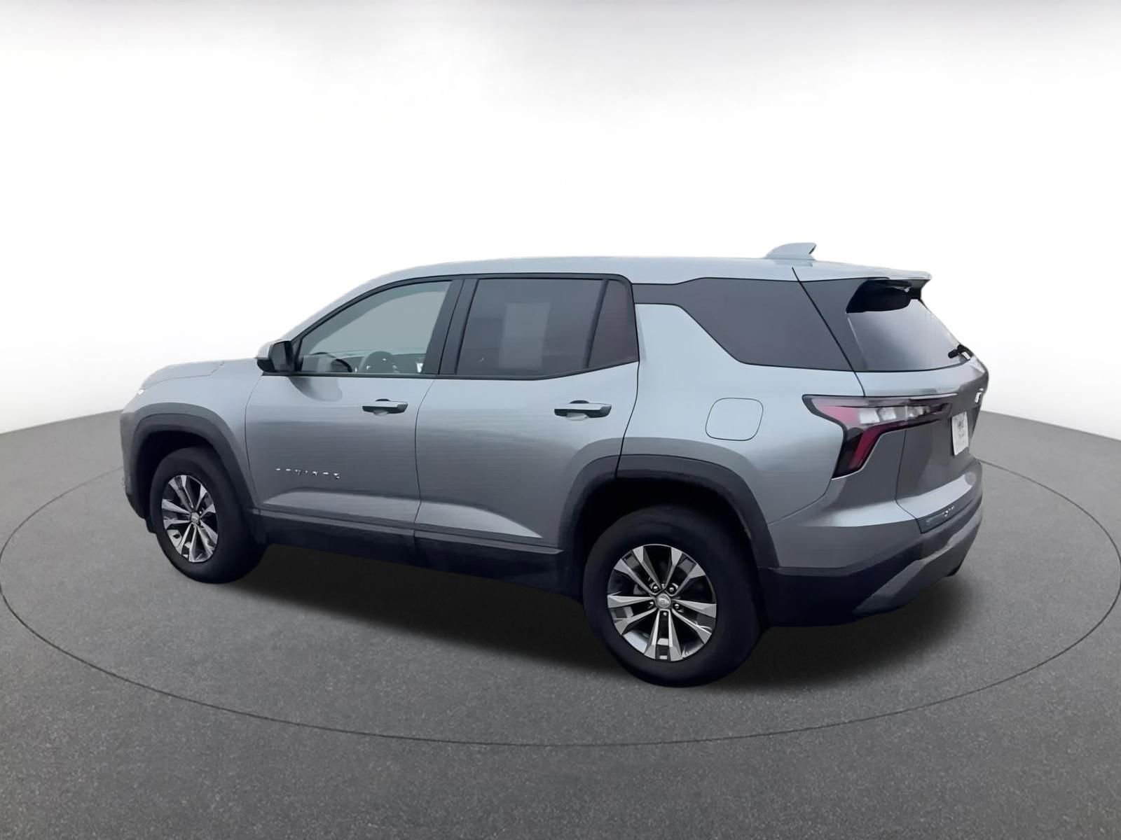 Used 2025 Chevrolet Equinox LT image 9