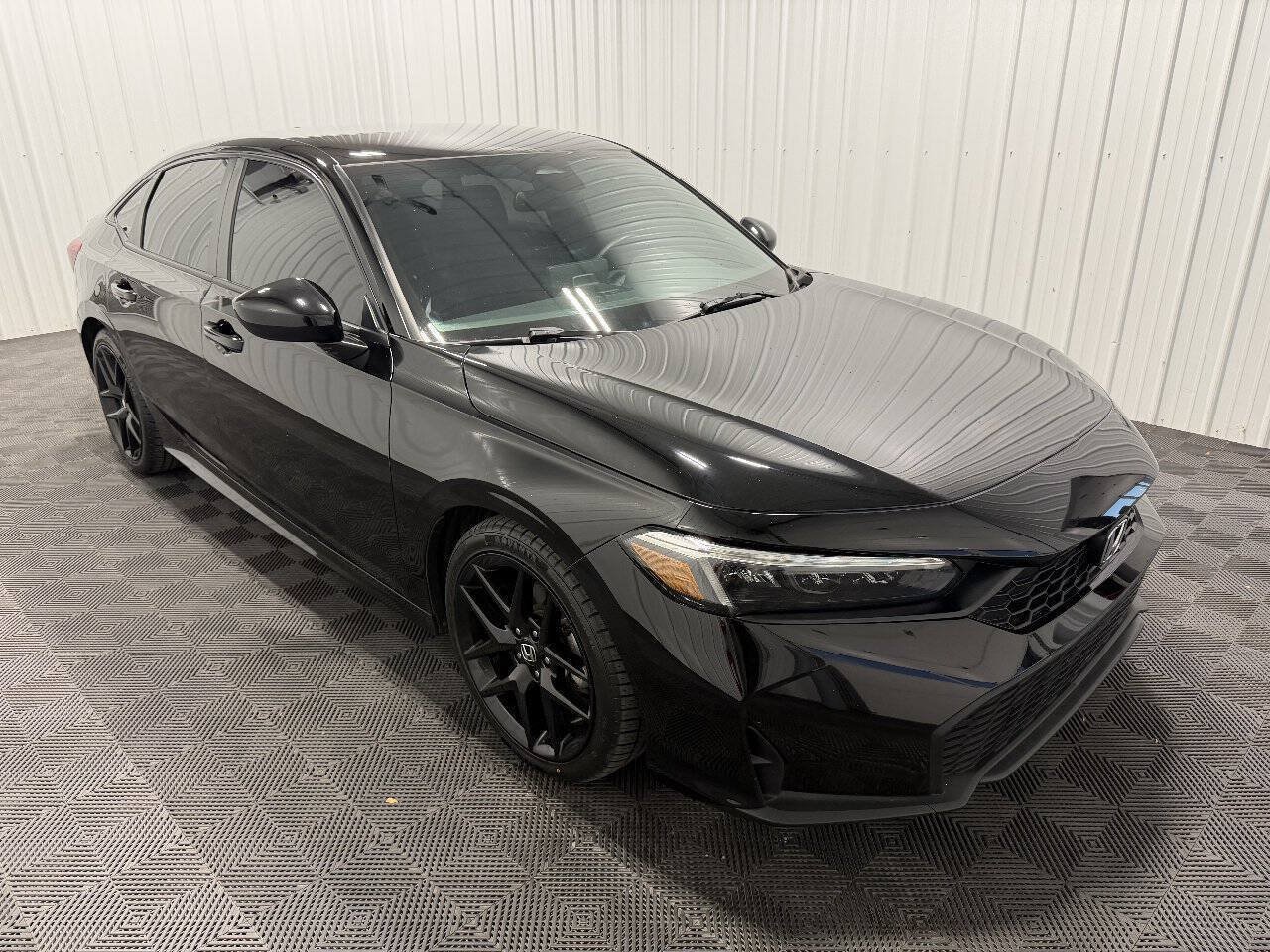 Used 2025 Honda Civic Sport image 2