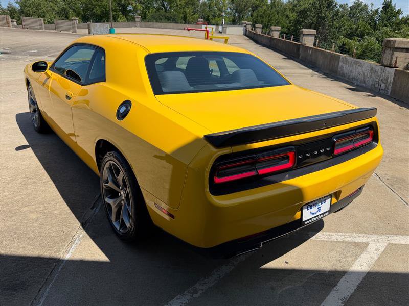 Used 2017 Dodge Challenger SXT RWD image 4