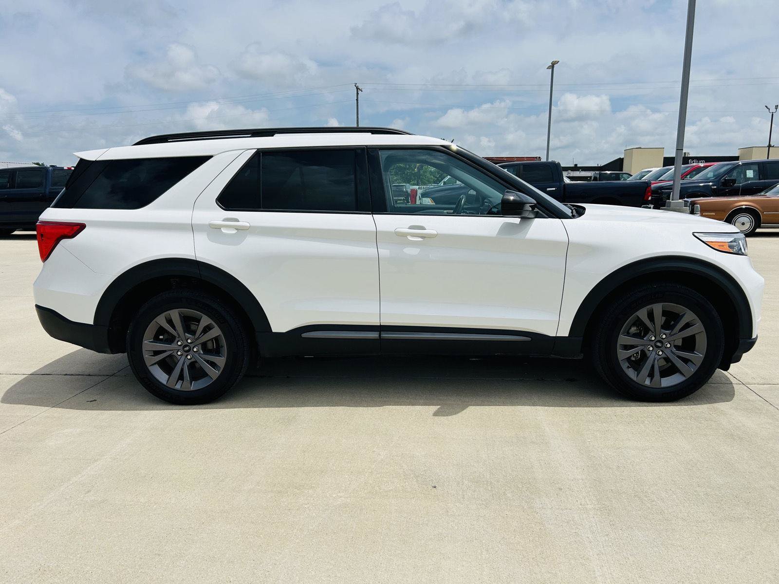 Used 2023 Ford Explorer XLT w/ Equipment Group 202A AWD/4WD image 44