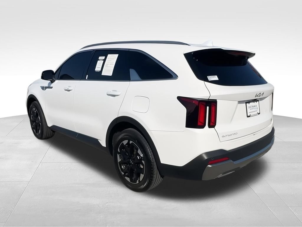 Used 2024 Kia Sorento S FWD image 6