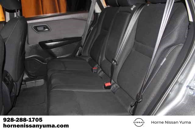 Used 2023 Nissan Rogue S image 5