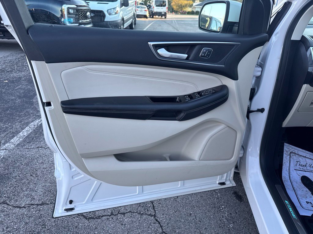 Certified 2017 Ford Edge Titanium w/ Equipment Group 301A FWD image 15