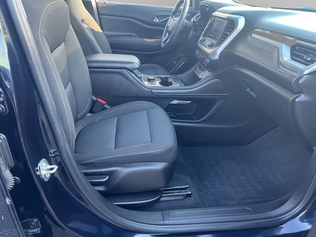 Used 2022 GMC Acadia SLE w/ Driver Convenience Package image 18
