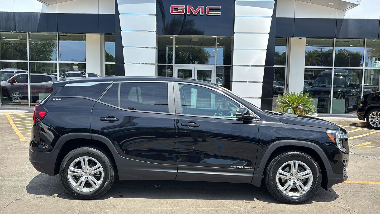 Certified 2023 GMC Terrain SLE FWD image 8