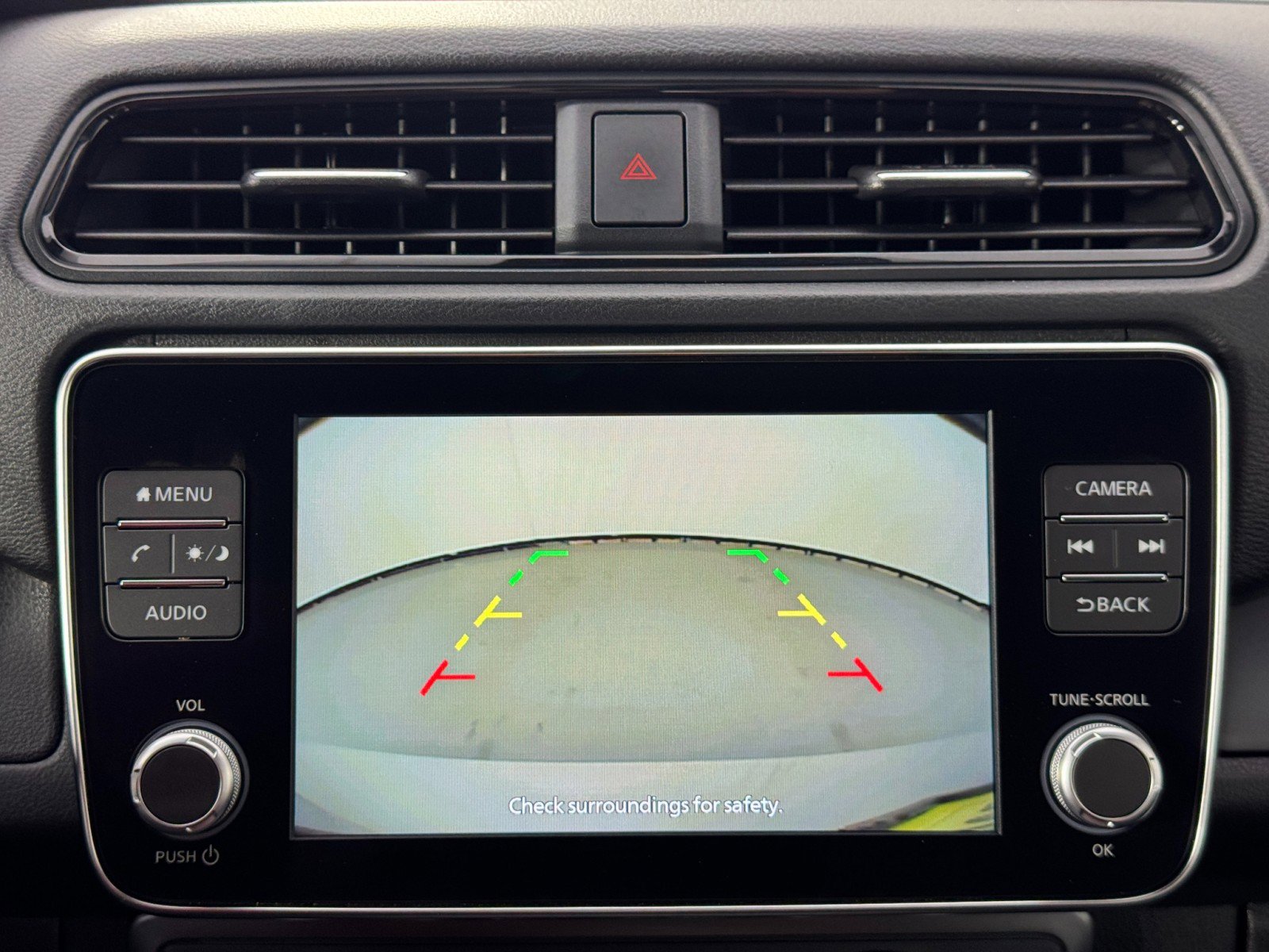 Used 2025 Nissan Leaf S image 23