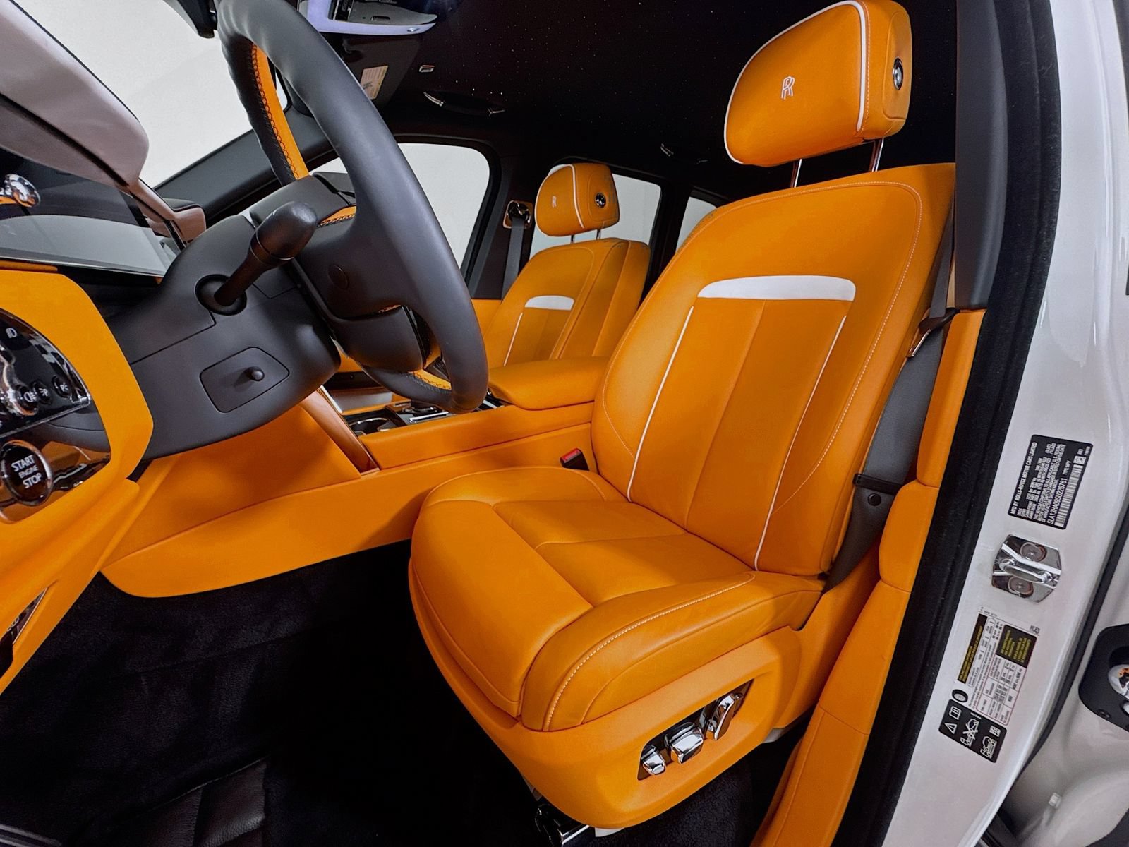 Certified 2025 Rolls-Royce Cullinan AWD/4WD image 21
