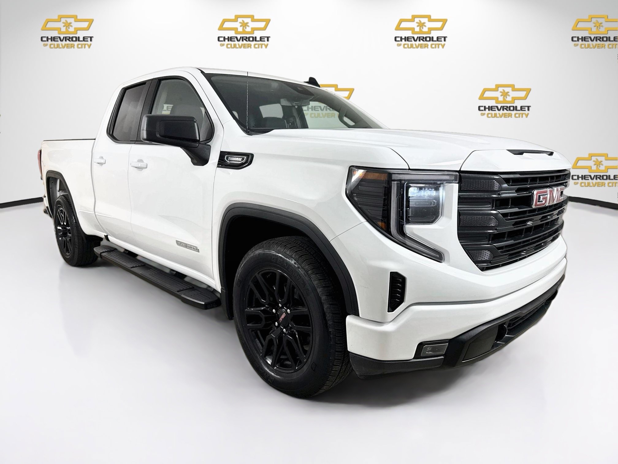 Used 2025 GMC Sierra 1500 Elevation RWD image 1