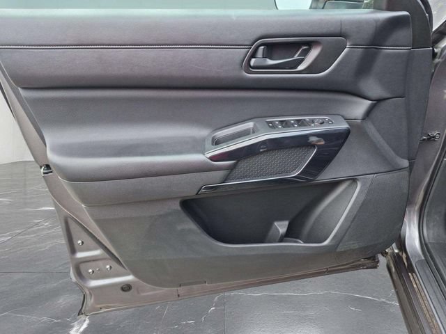 Used 2024 Nissan Pathfinder SV AWD/4WD image 14