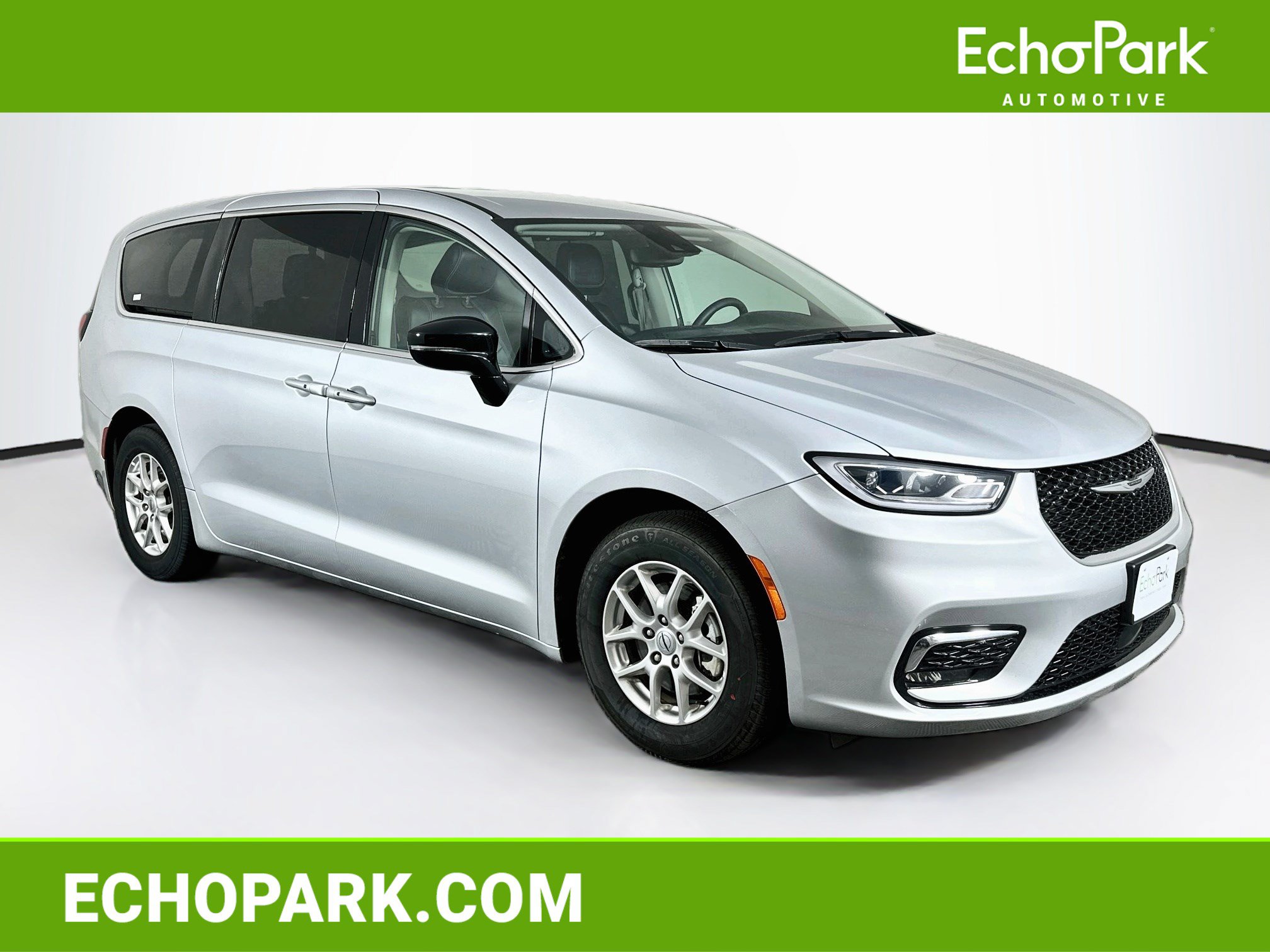Used 2024 Chrysler Pacifica Touring-L