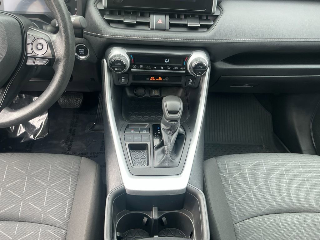 Used 2024 Toyota RAV4 XLE w/ Convenience Package image 6