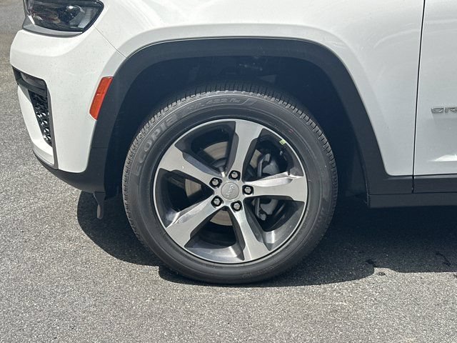 New 2026 Jeep Grand Cherokee Limited RWD image 10