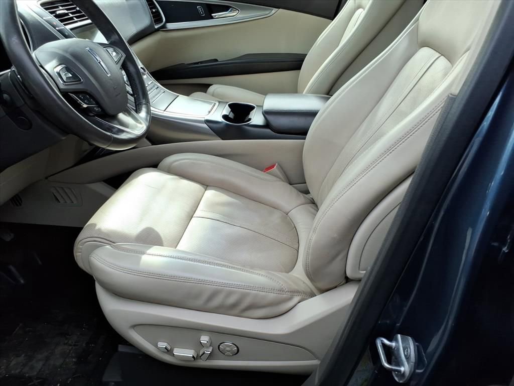 Used 2018 Lincoln MKX Reserve w/ Driver Assistance Package image 11