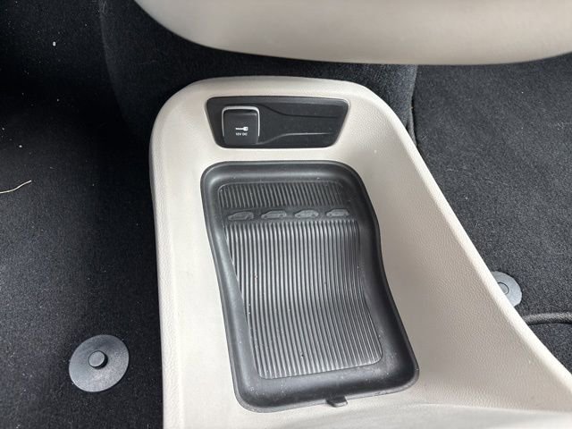 Used 2023 Chrysler Pacifica Touring-L image 19