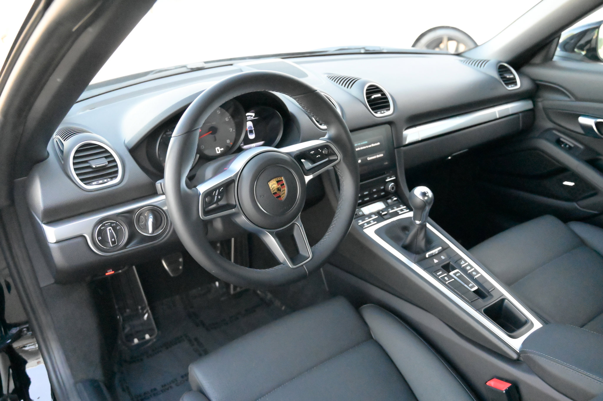 Used 2021 Porsche 718 Boxster S RWD image 16