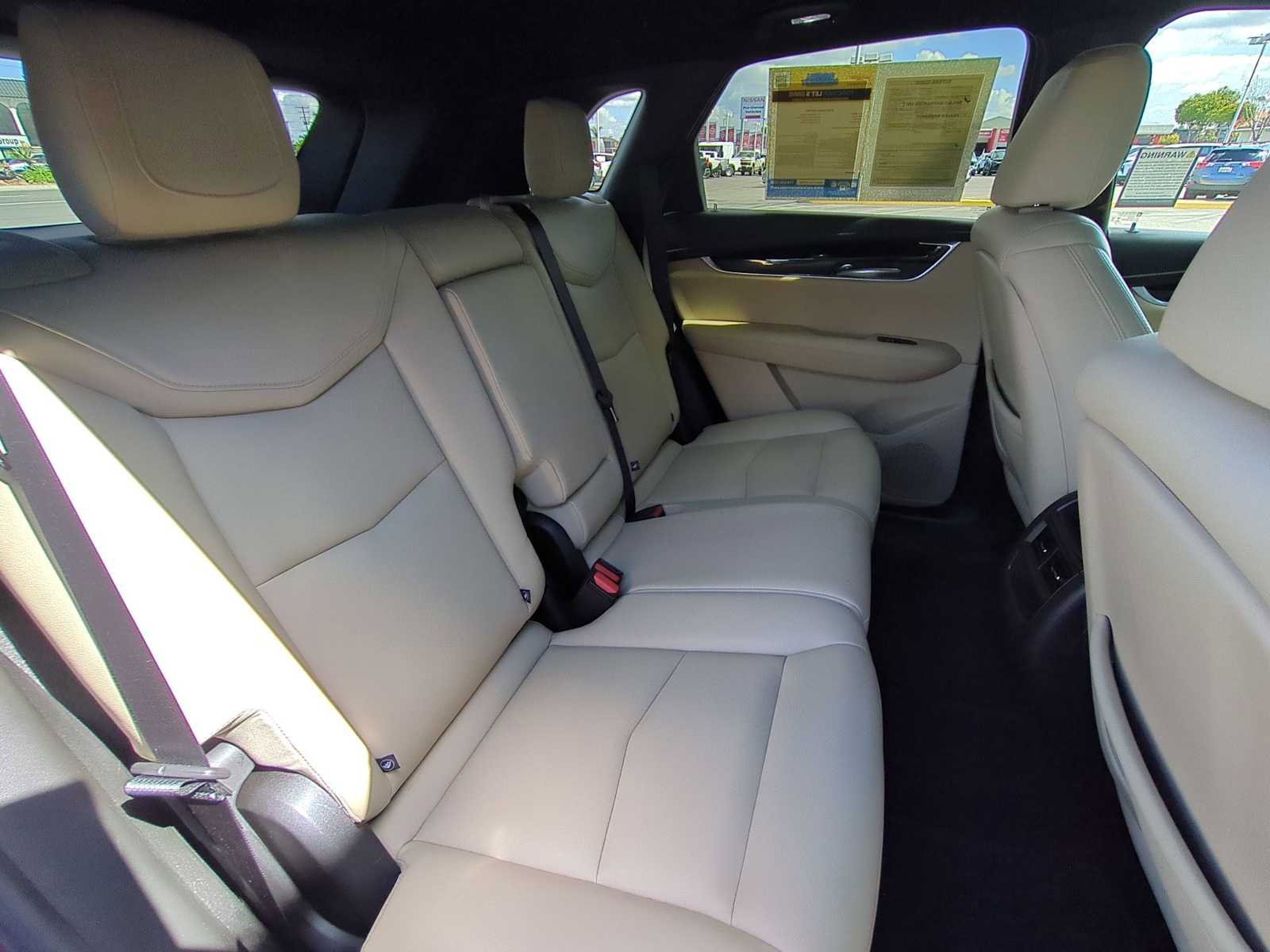 Used 2018 Cadillac XT5 FWD image 25