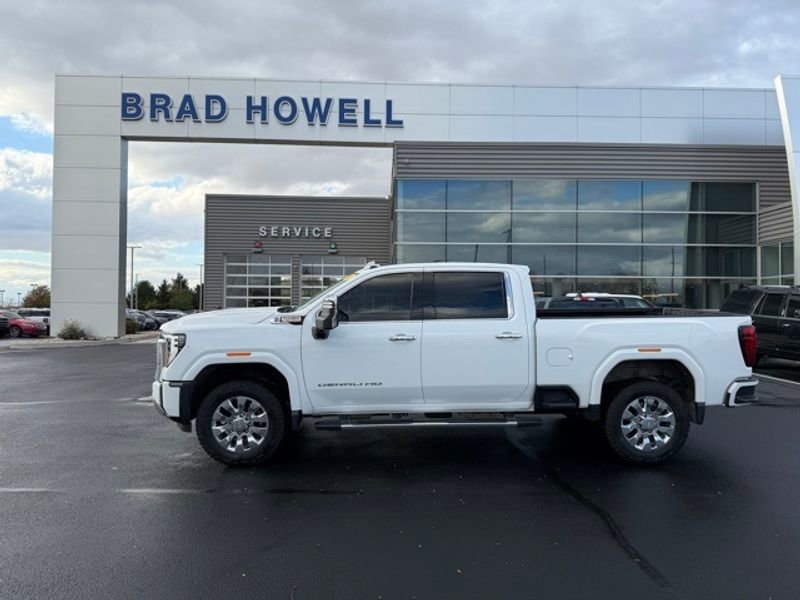 Used 2024 GMC Sierra 3500 Denali w/ Denali Reserve Package image 1