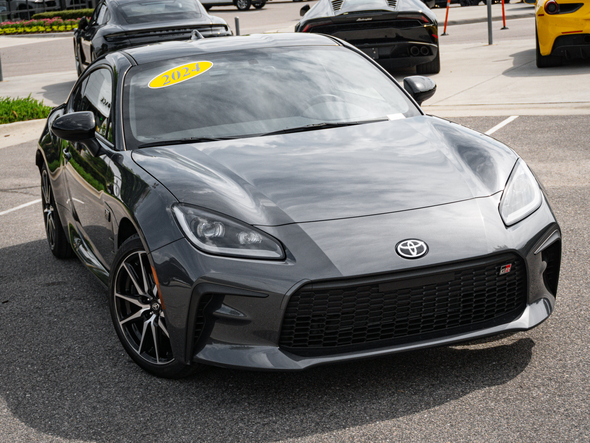 Used 2024 Toyota GR86 RWD image 3