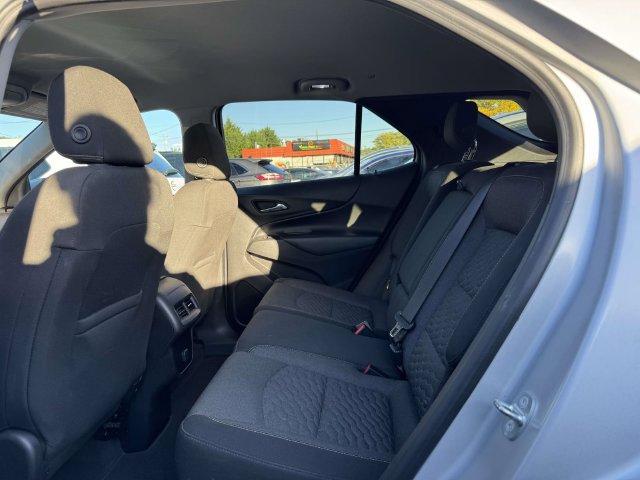 Used 2018 Chevrolet Equinox LT FWD image 17
