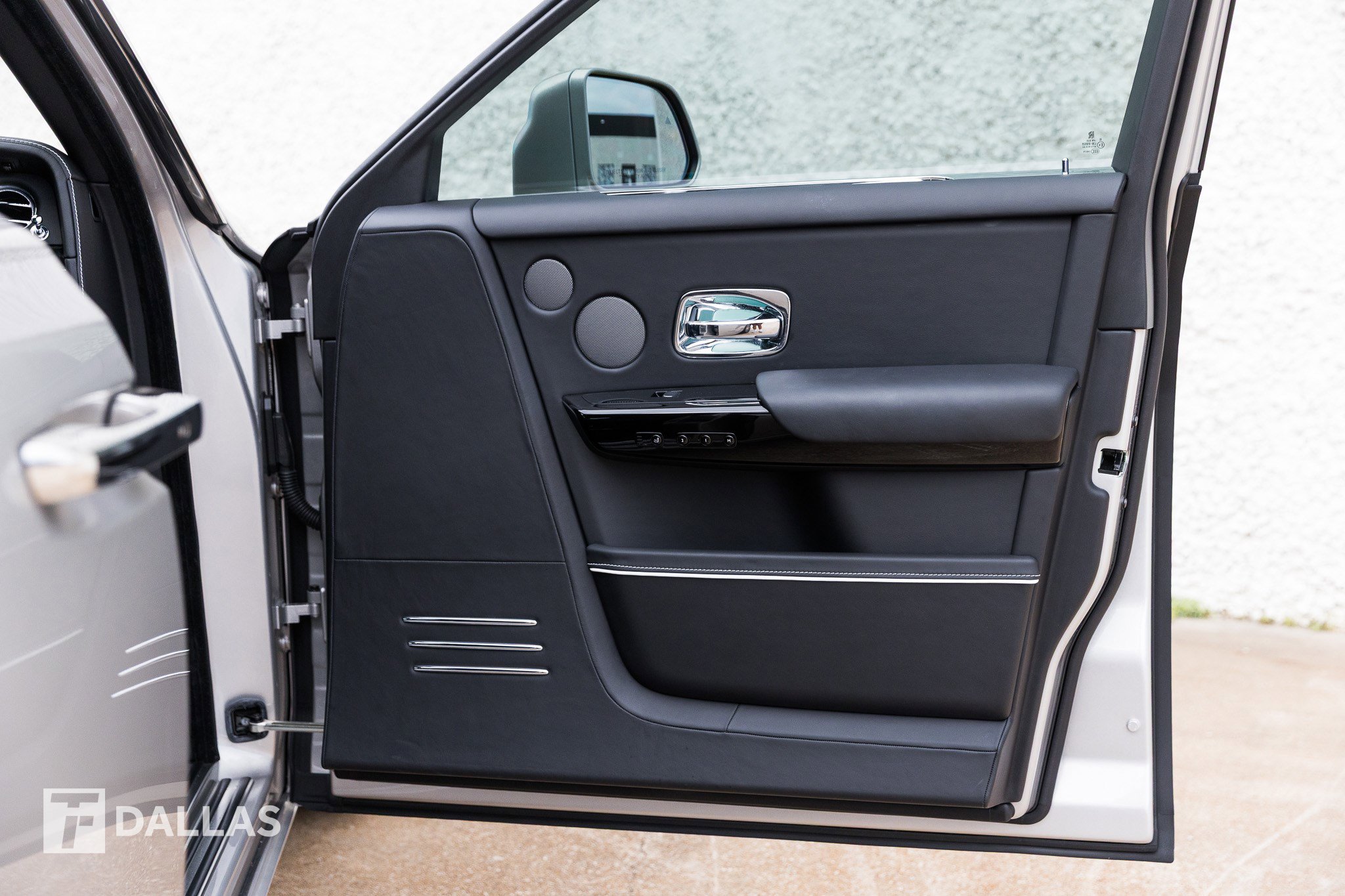 Used 2023 Rolls-Royce Phantom Sedan w/ The Phantom Package image 49