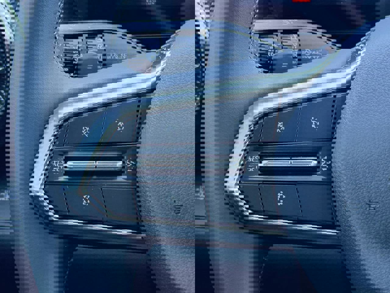 New 2026 Chevrolet Equinox LT w/ Safety and Technology Package image 12