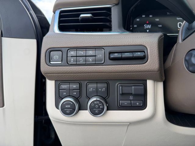 Used 2022 GMC Yukon XL Denali w/ Max Trailering Package AWD/4WD image 14