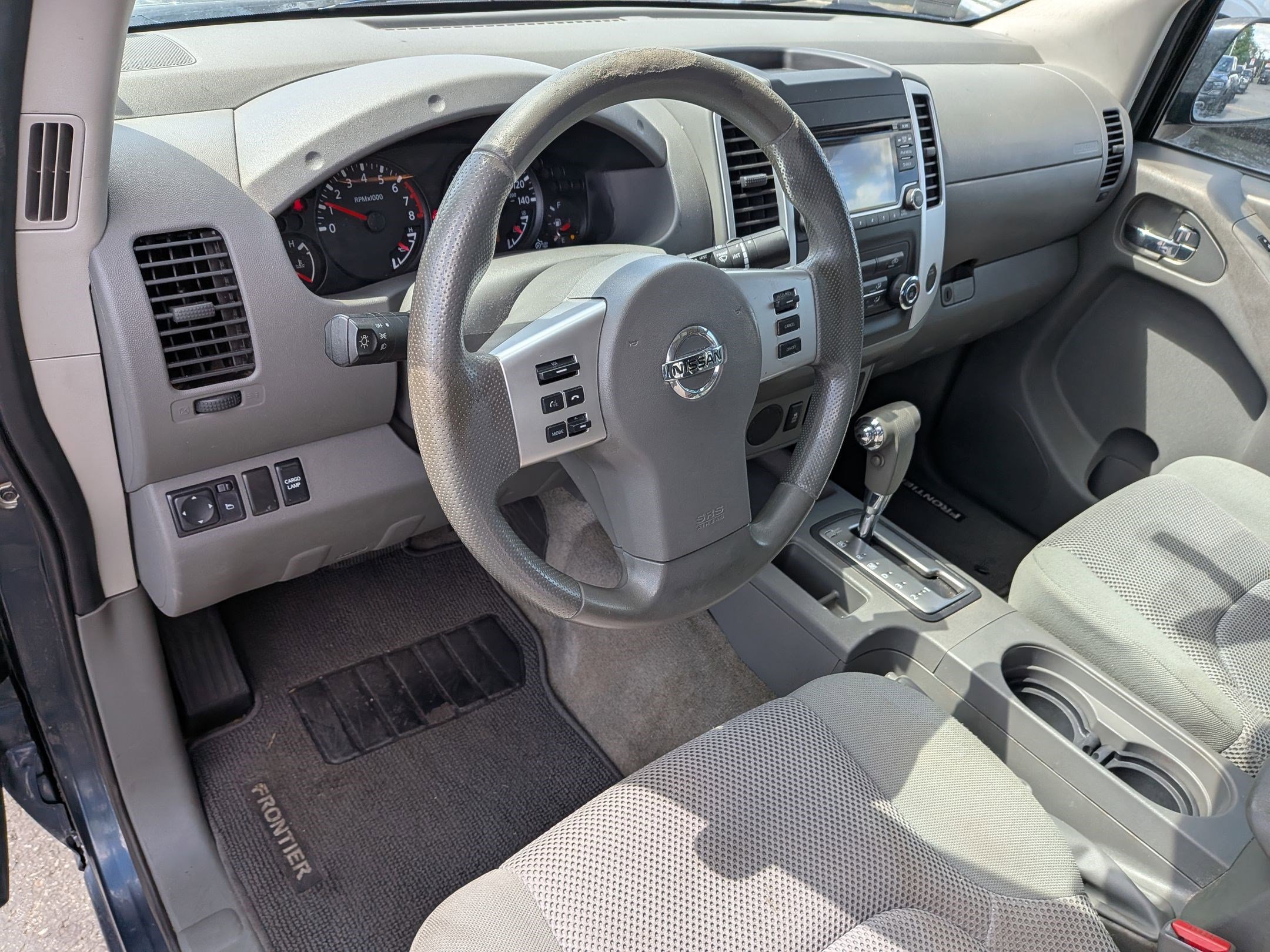 Used 2017 Nissan Frontier SV image 16