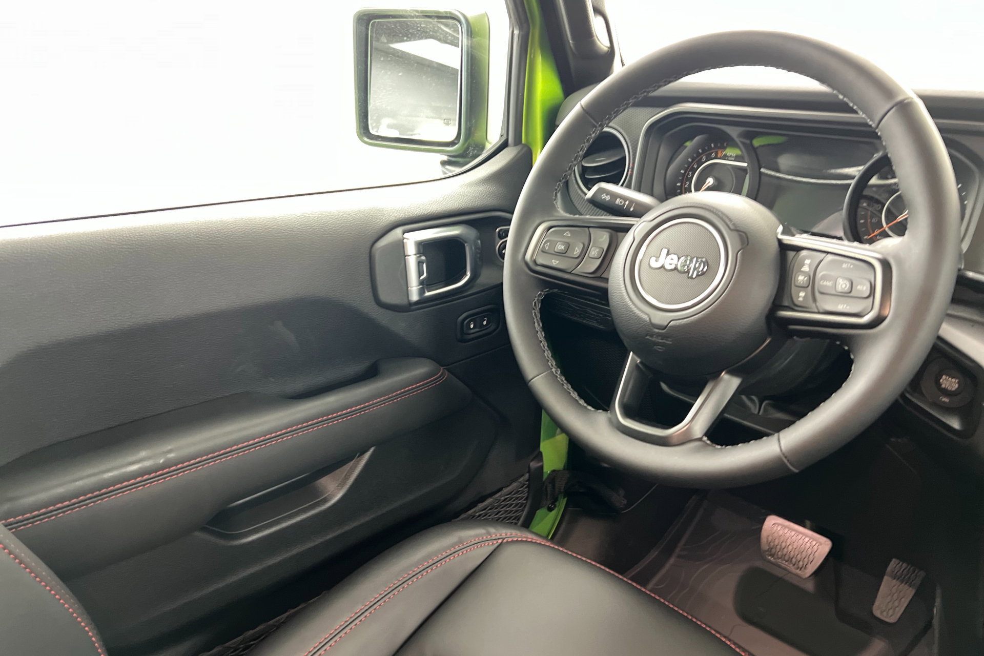 New 2025 Jeep Gladiator Rubicon AWD/4WD image 11