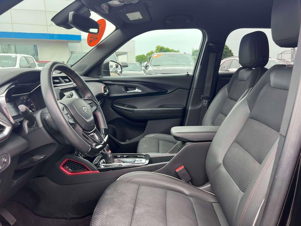 Used 2023 Chevrolet TrailBlazer RS w/ Convenience Package AWD/4WD image 17