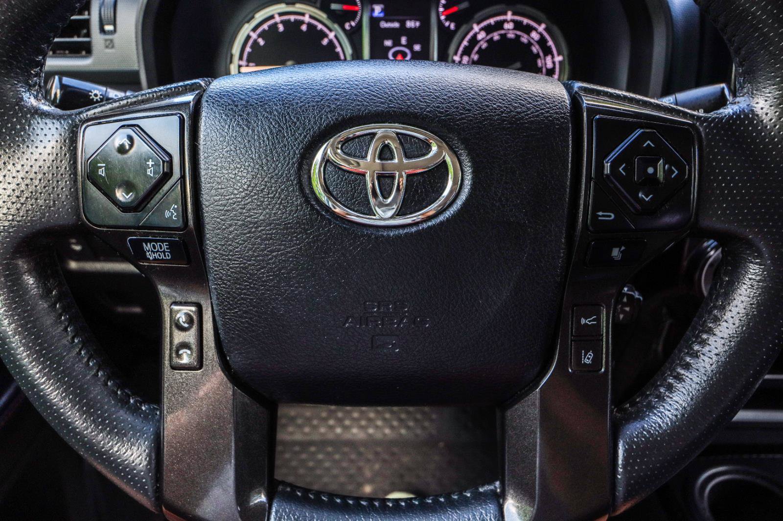 Used 2020 Toyota 4Runner Venture w/ Moonroof Package AWD/4WD image 16