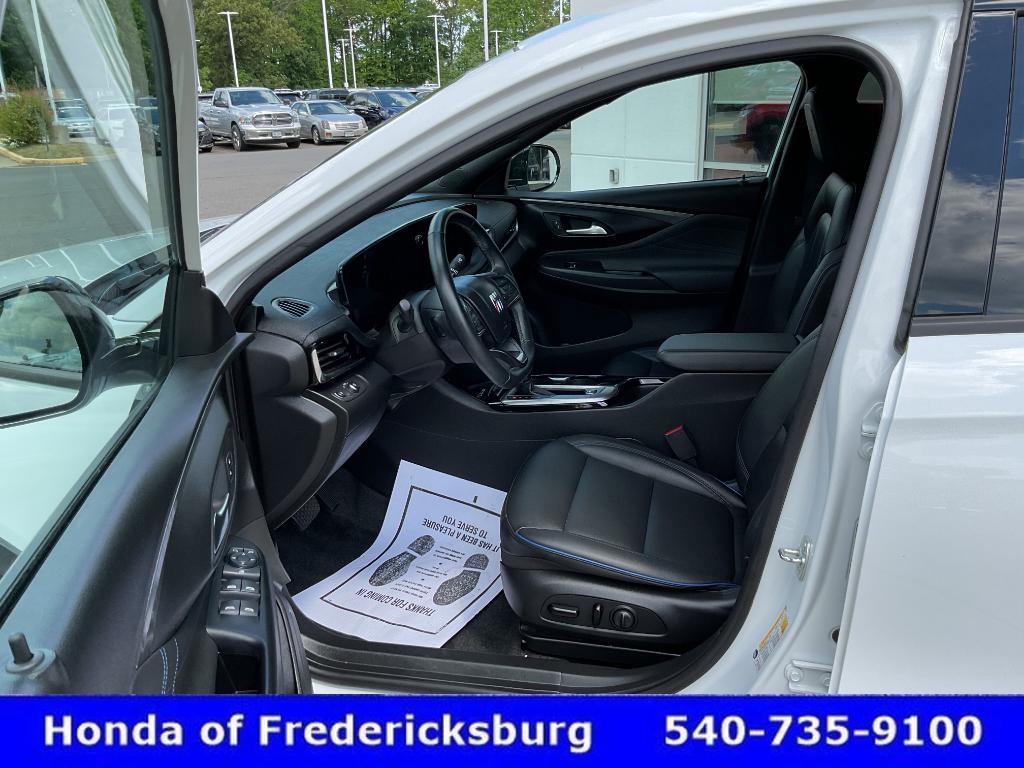 Used 2024 Buick Envista Sport Touring w/ Convenience I Package FWD image 25