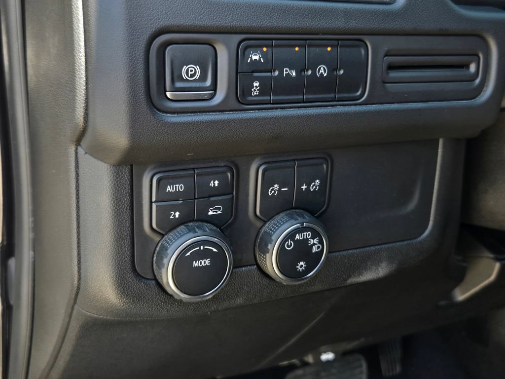 Used 2024 Chevrolet Suburban LT AWD/4WD image 18