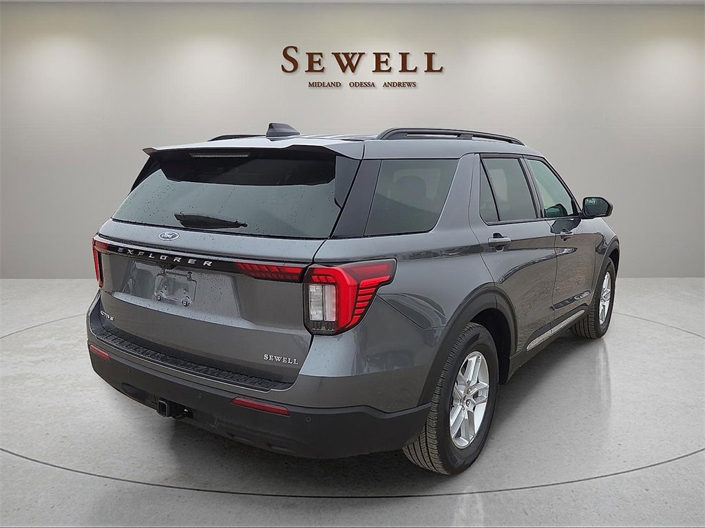 New 2025 Ford Explorer Active image 4
