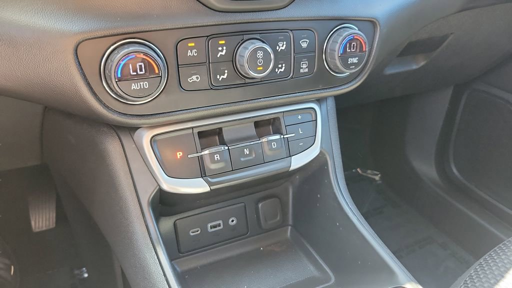 Used 2022 GMC Terrain SLE w/ Driver Convenience Package AWD/4WD image 23