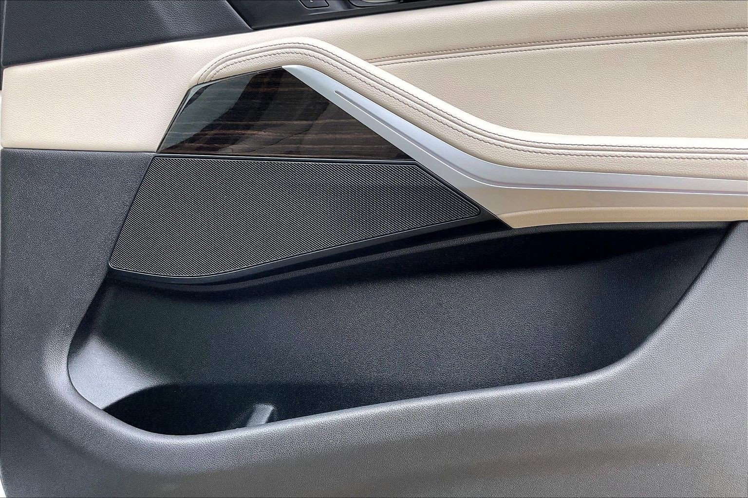 Used 2020 BMW X5 xDrive40i w/ Premium Package image 21