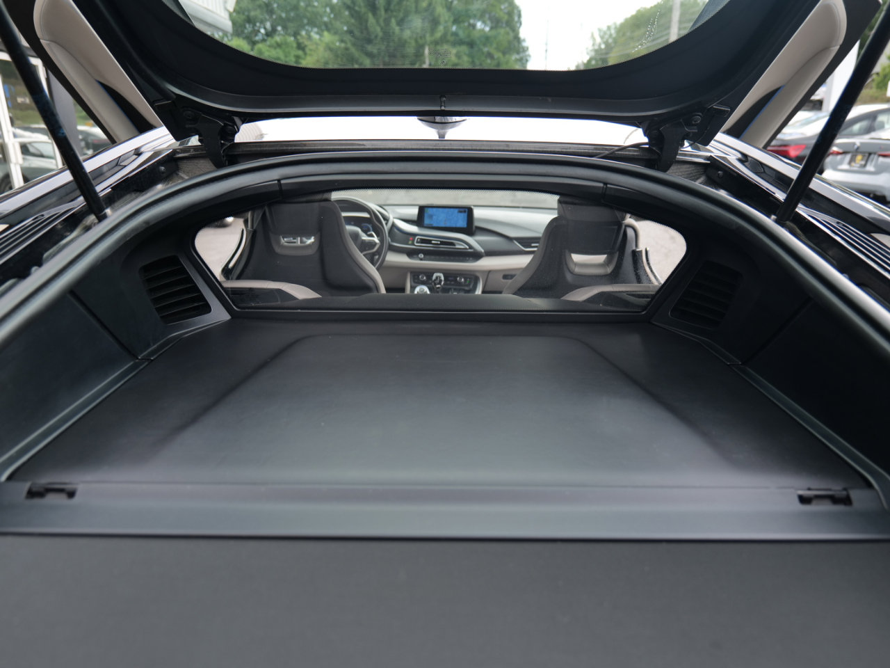 Used 2015 BMW i8 image 56