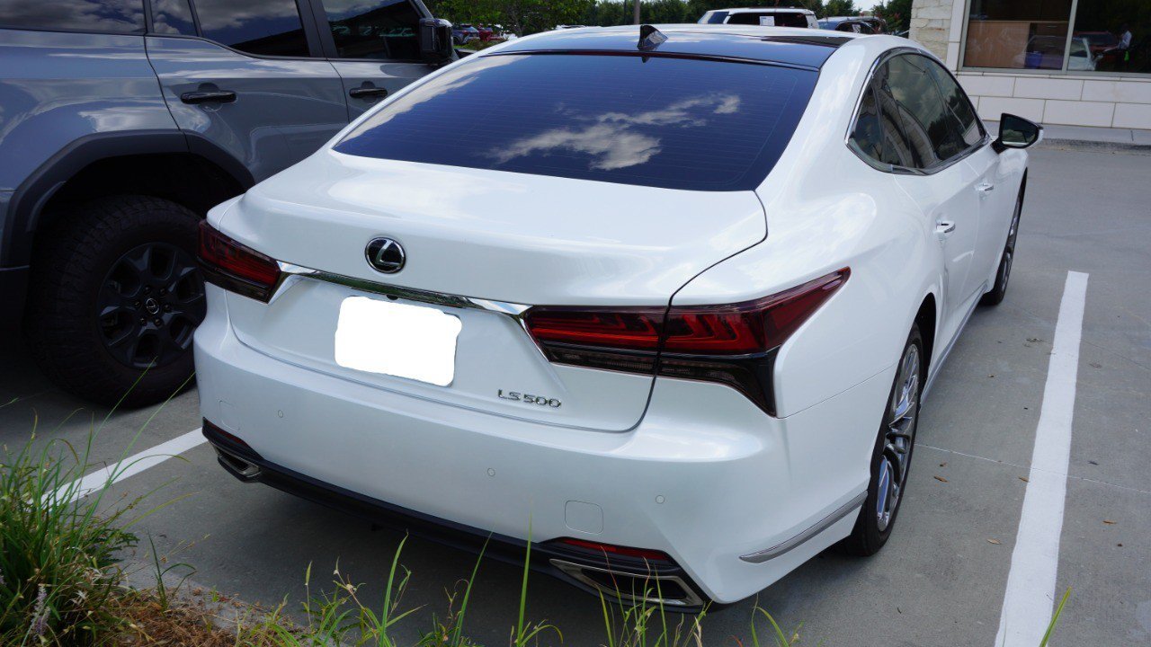 Used 2023 Lexus LS 500 w/ Interior Upgrade Package RWD image 6
