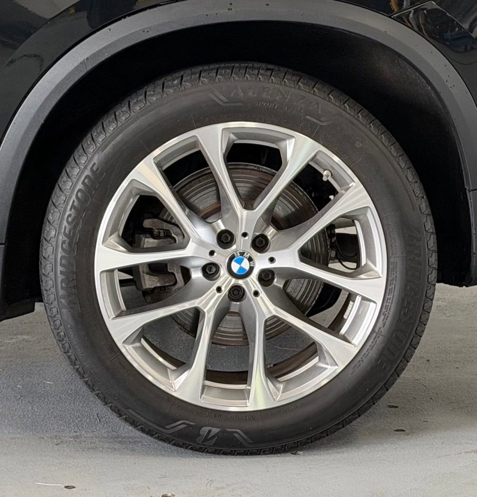 Used 2024 BMW X5 xDrive40i w/ Premium Package AWD/4WD image 8