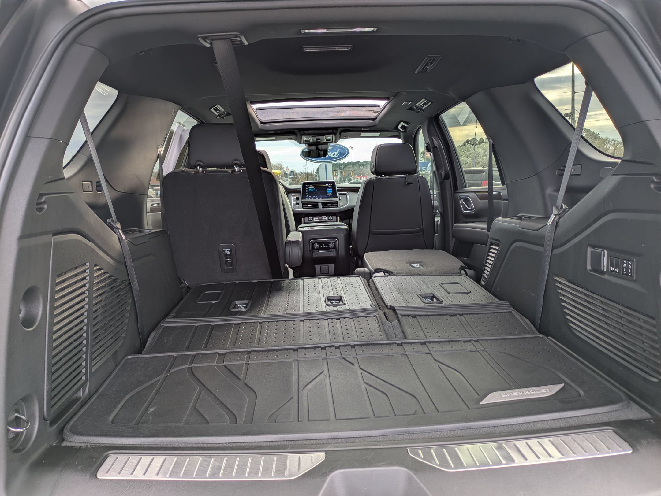 Used 2023 Chevrolet Tahoe High Country w/ Premium Package AWD/4WD image 37