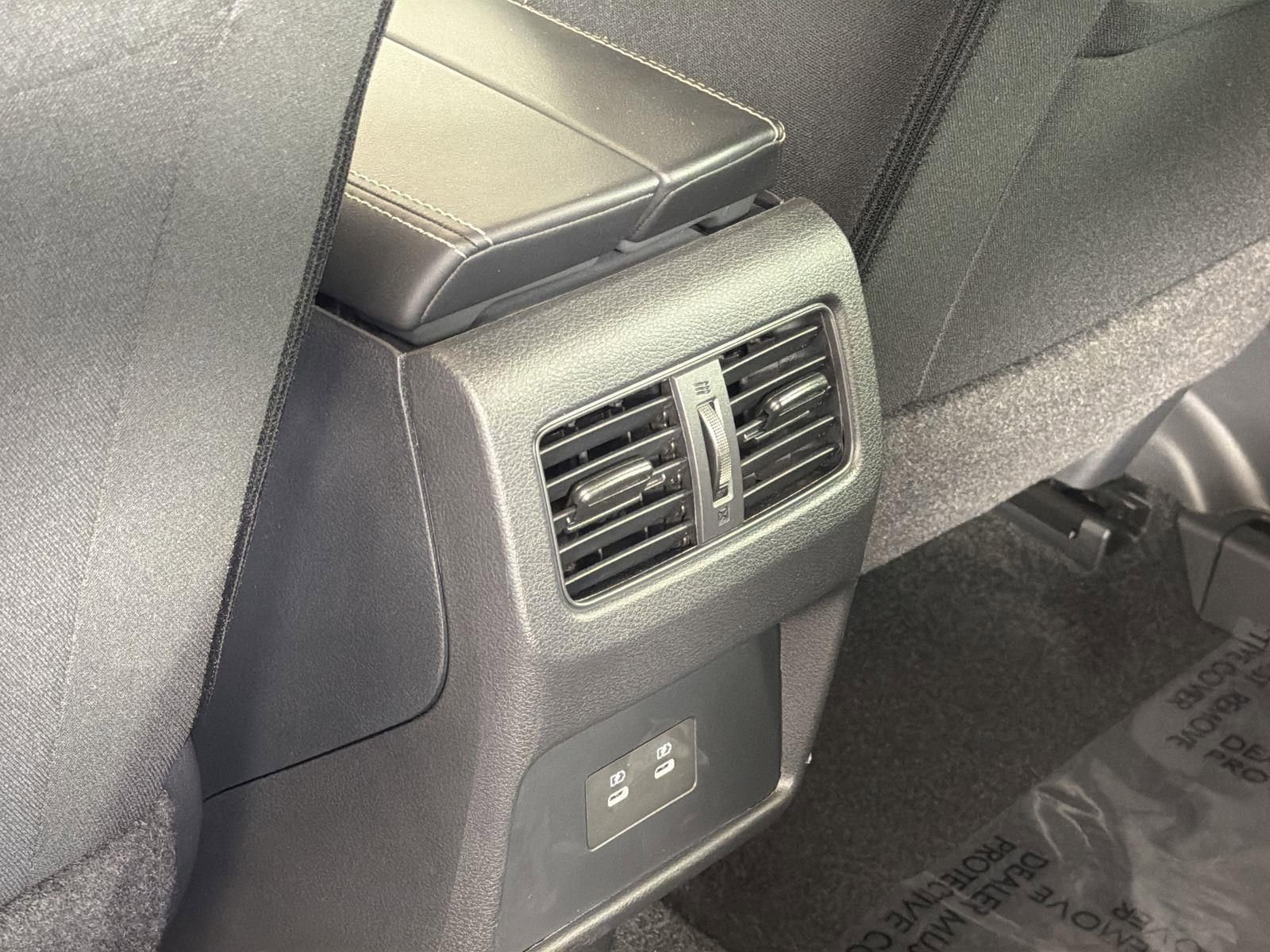 Used 2024 Nissan Rogue SV image 26