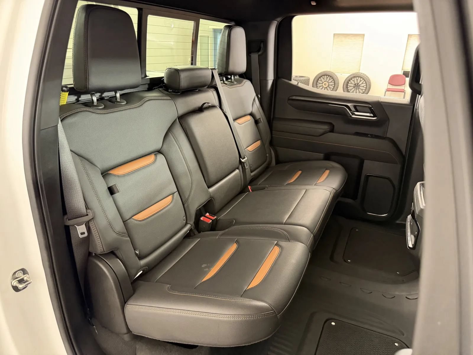Used 2023 GMC Sierra 1500 AT4 w/ AT4 Preferred Package AWD/4WD image 36