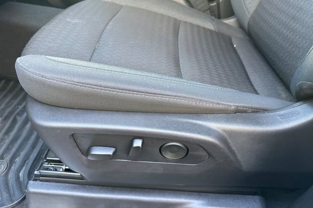 Used 2025 Chevrolet Silverado 2500 LT w/ Convenience Package image 13