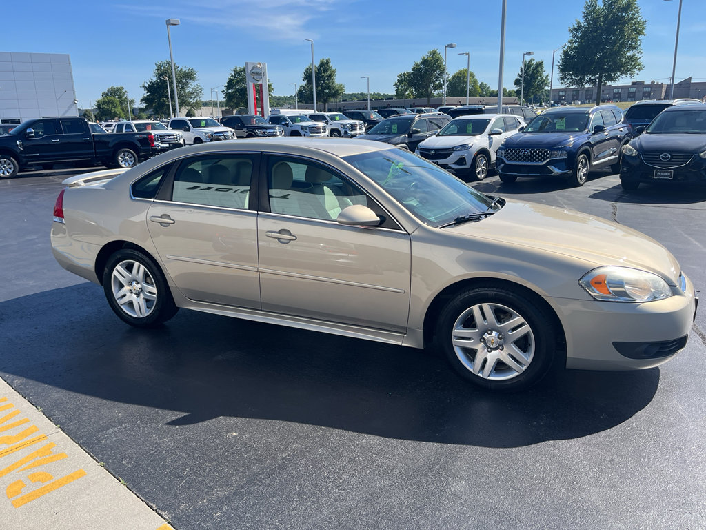 Used 2011 Chevrolet Impala LT w/ Luxury Edition Package FWD image 6