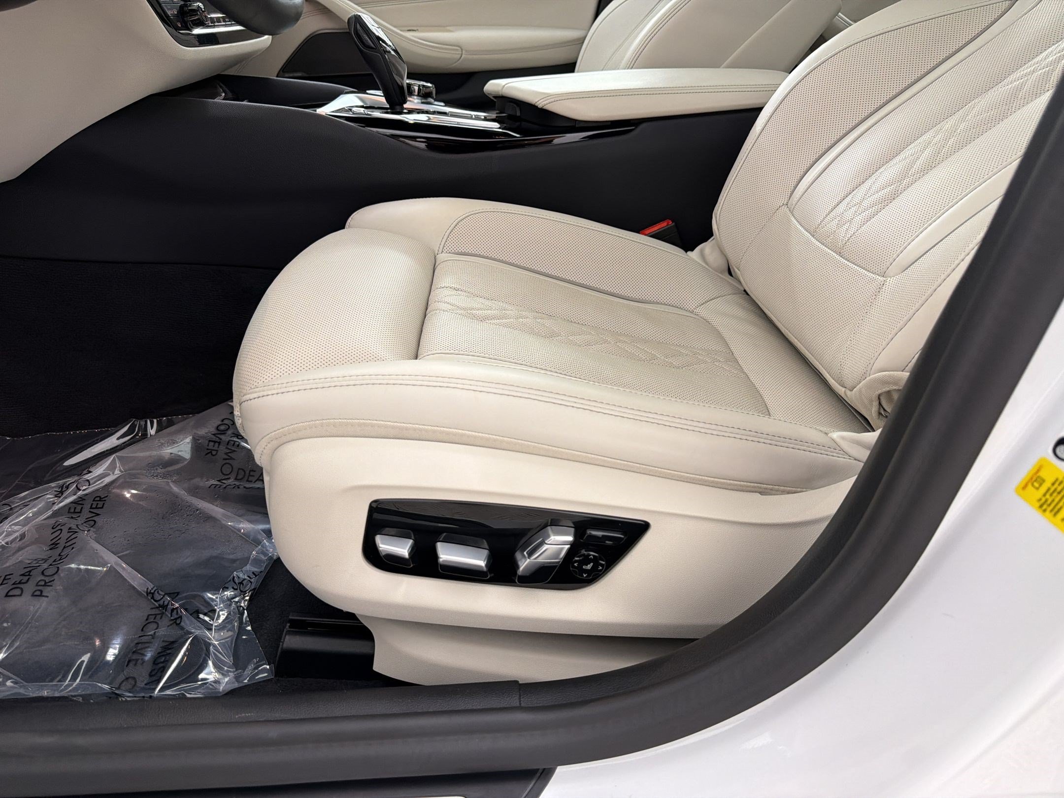 Used 2023 BMW 540i w/ Executive Package RWD image 14