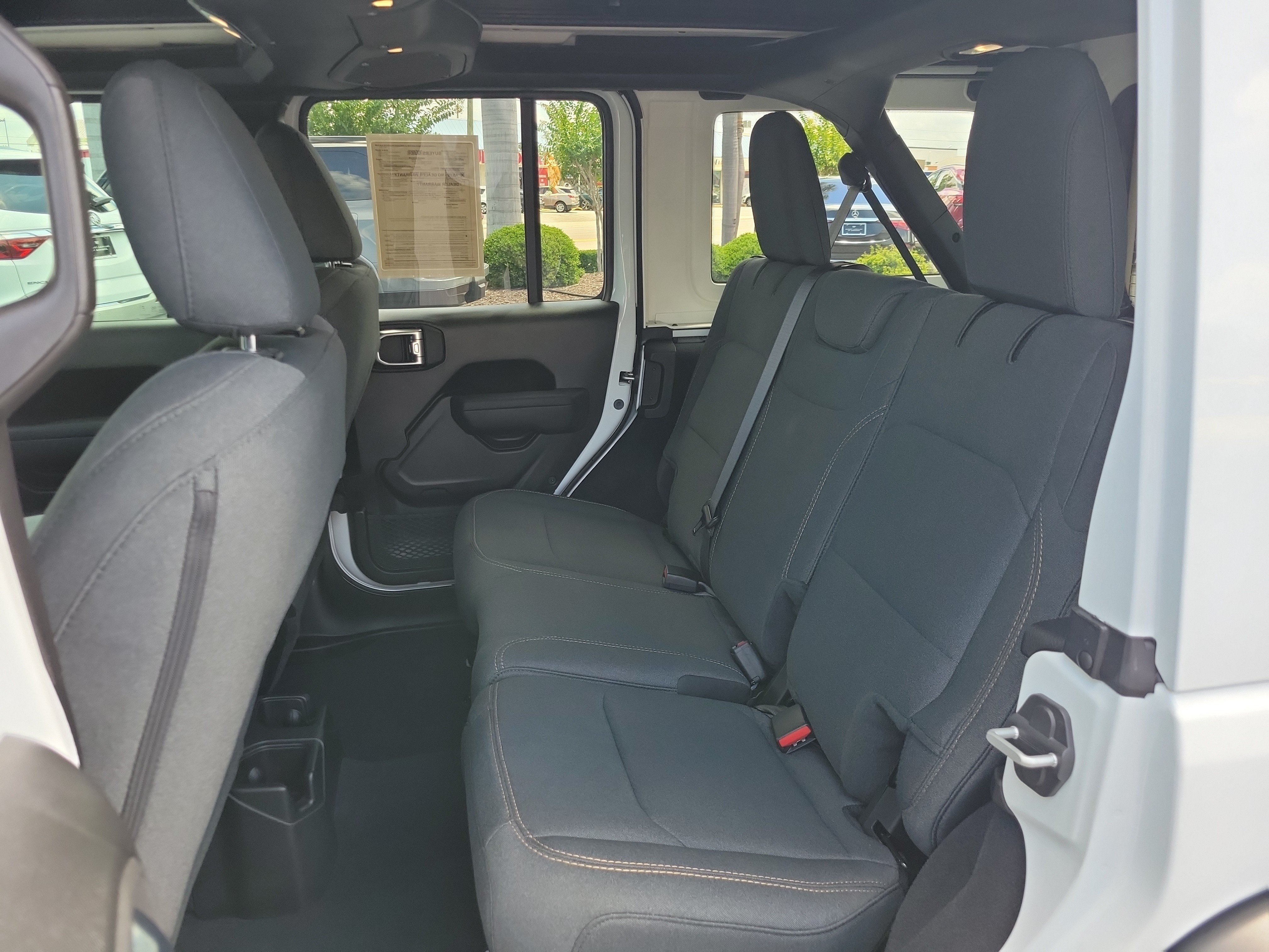 Used 2025 Jeep Wrangler Unlimited Sport AWD/4WD image 16