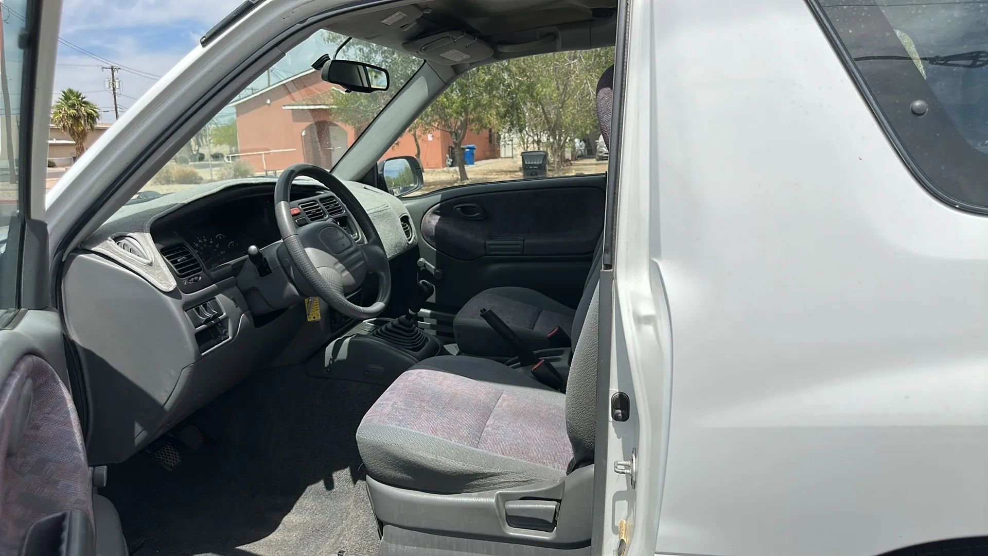 Used 1999 Chevrolet Tracker 2WD Convertible image 40