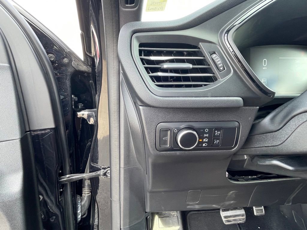 Used 2024 Ford Escape ST-Line image 14