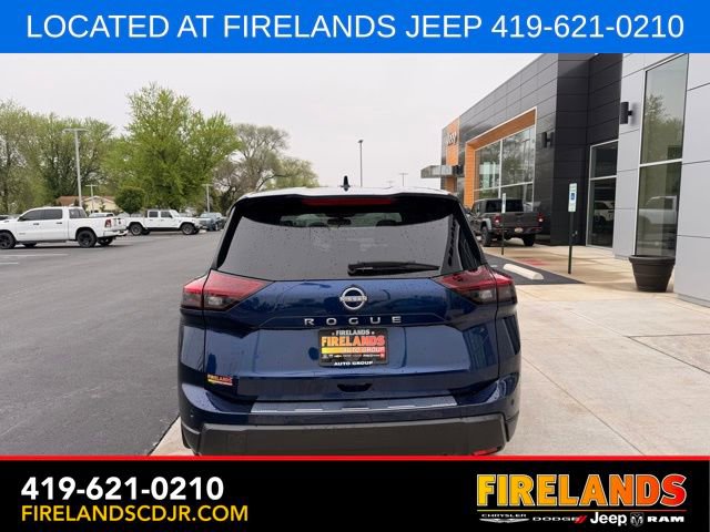 Used 2025 Nissan Rogue SV FWD image 6